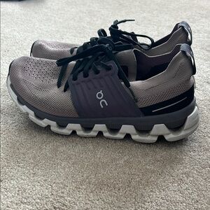 On Cloud Women Athletic Shoes